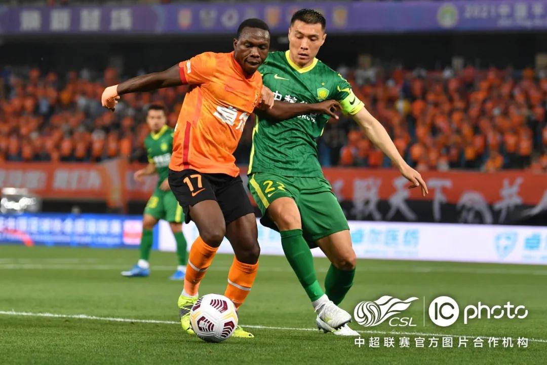 ترتيب الدوري السعودي للمحترفين 2023-24أبرز المفاجآت والمنافسات الشرسة
