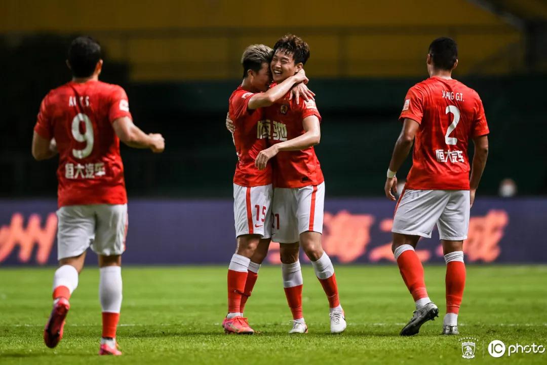 ماتشالريالوليفربوللايفمواجهةأسطوريةتجمععمالقةالكرةالأوروبية ماتشالريالوليفربوللايفمواجهةأسطوريةتجمععمالقةالكرةالأوروبية